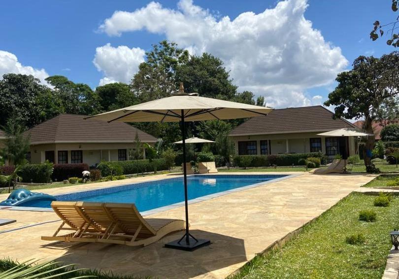 Tanzania Safari Lodge Аруша Экстерьер фото