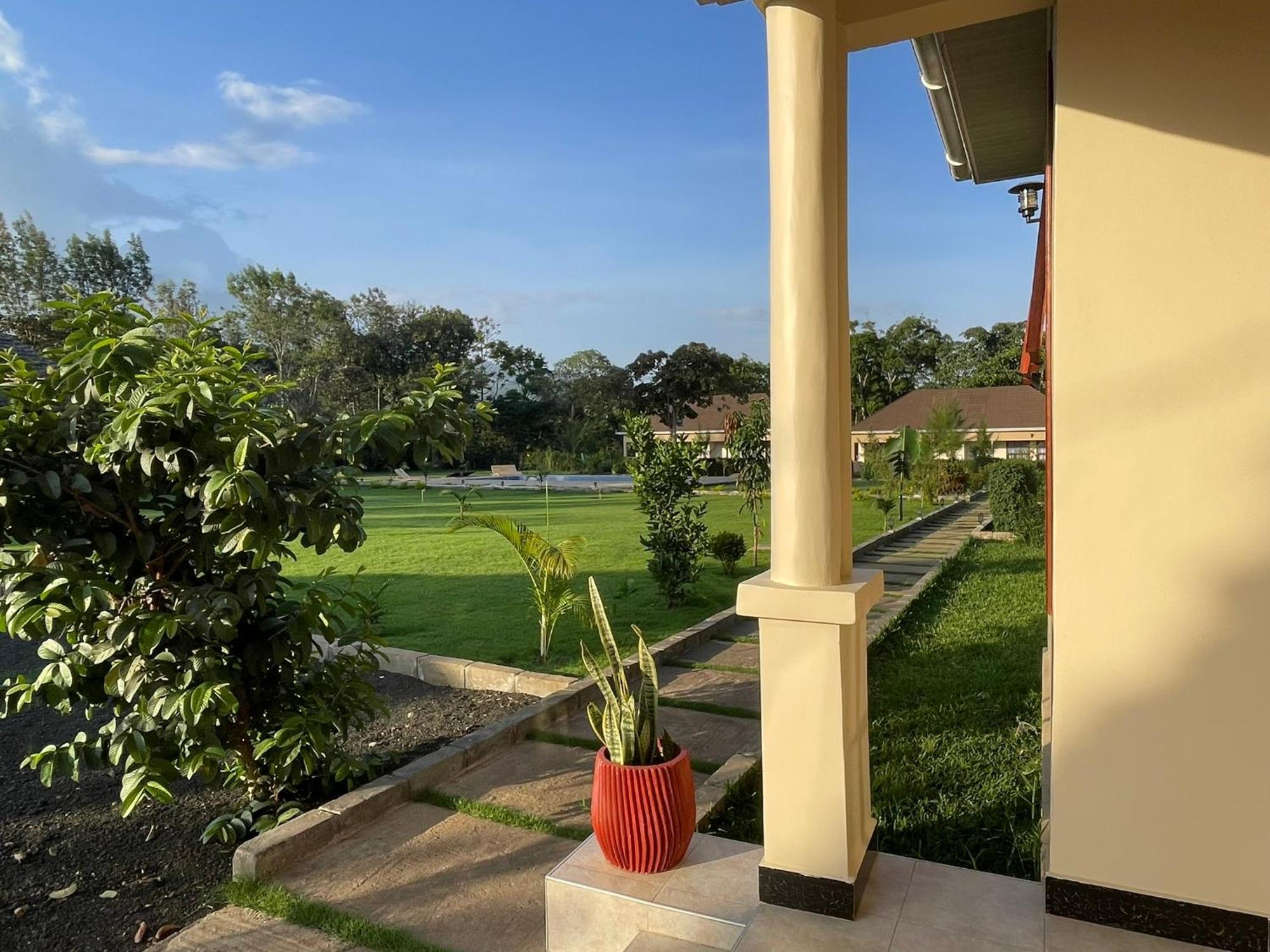 Tanzania Safari Lodge Аруша Экстерьер фото